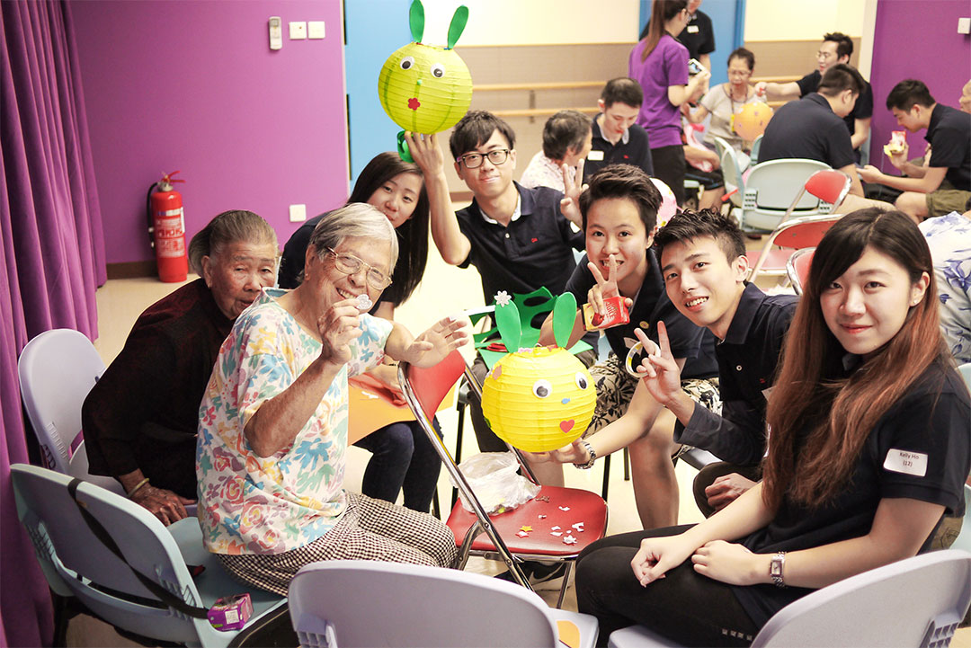 舉辦中秋長者探訪活動